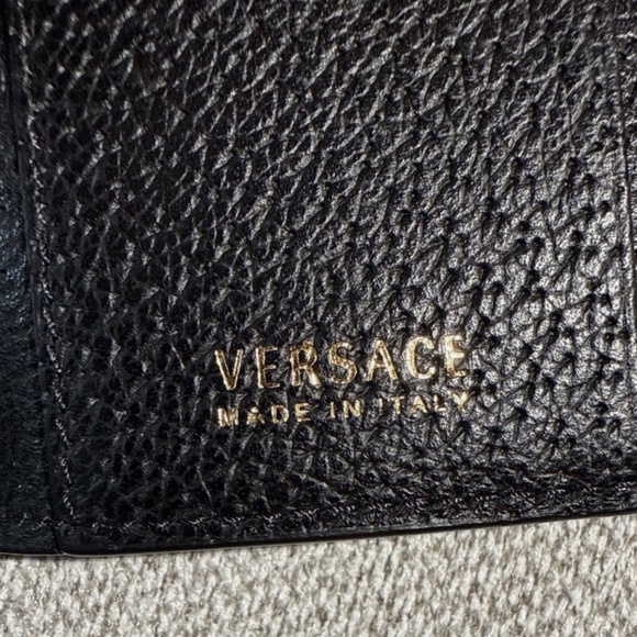 Versace bifold wallet - Picture 4 of 7